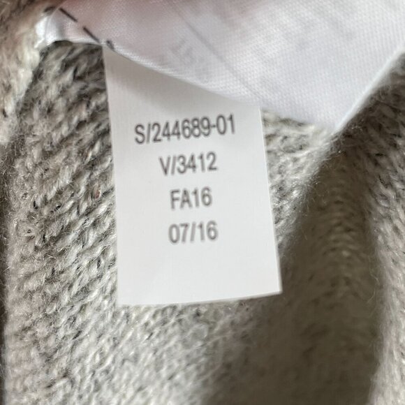 NWT Banana Republic Grey Melange Sweater Knit Poncho V-Neck Popover Fringed XS/S - Picture 4 of 8